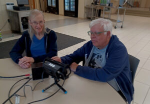 Leandra AF1R and Scott WA1TEW listen for signals on 20m